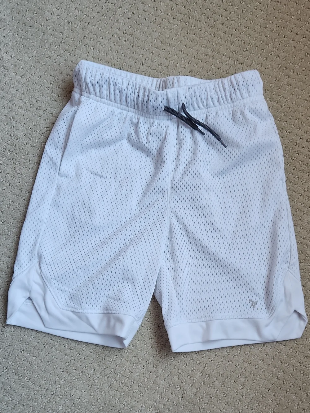❤️3/$15❤️Old Navy White Mesh Athletic Shorts with Contrast Drawstring